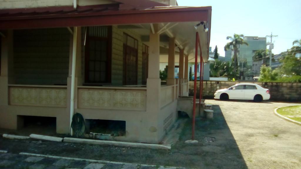 Robert'S Guest House Port of Spain Eksteriør billede